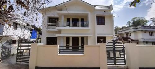 Alwaye Villa | The Angamaly Anchor Spacious Holiday Home Near Cochin Airport