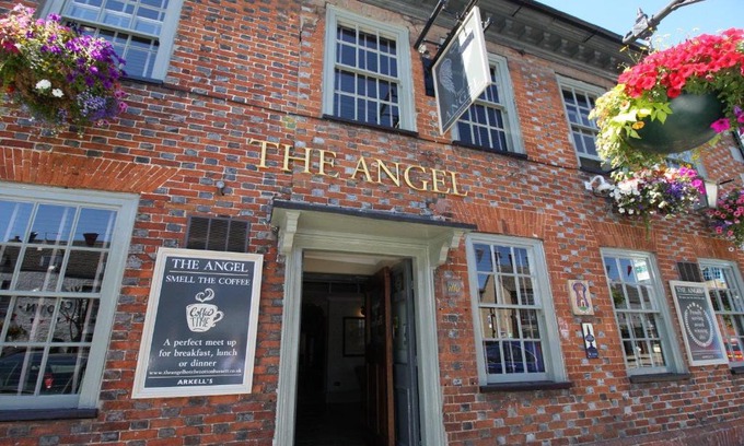 Wootton Bassett Hotel | The Angel in Wootton Bassett