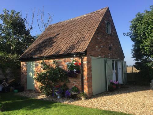 Trowbridge Apartment | The Annex @ 3 East Town Cottages