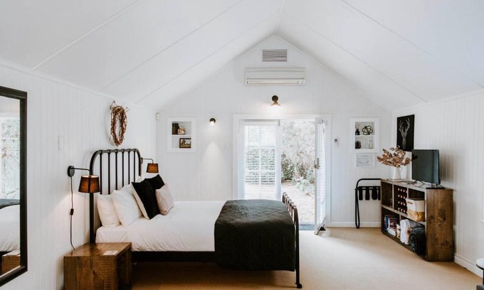 Central Mudgee House | The Annex - A Cosy Couples Retreat in Heart of Town