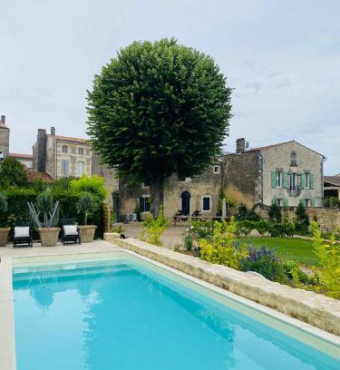 Saint-Jean-d'Angely House | The Apartment