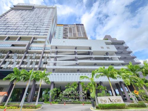 Malacca City Apartment | The Apple, Melaka, Wifi 600 Mbps by Wodages