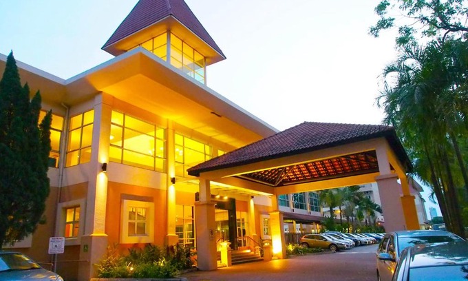 Jurong West Resort | The Arena Country Club