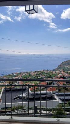 Arco da Calheta House | THE ARTIST GUEST HOUSE Room Only with Shared Breakfast Area