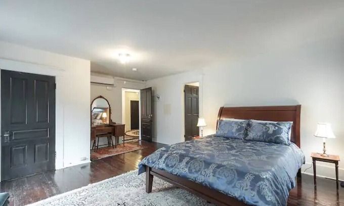 Thornhill House | The Arundel Room in historic Holladay House