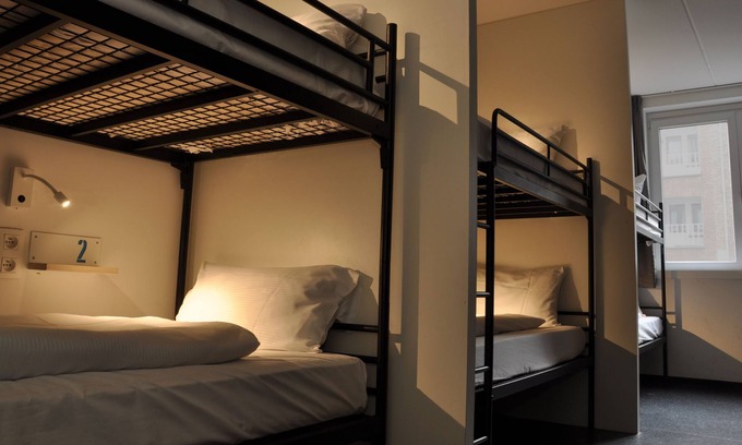 Statiekwartier Hostel | The ASH - Hostel