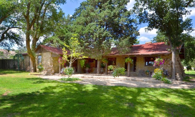 Palisades Bed & Breakfast | The Aspen Cabin at Starlight Canyon Bed & Breakfast