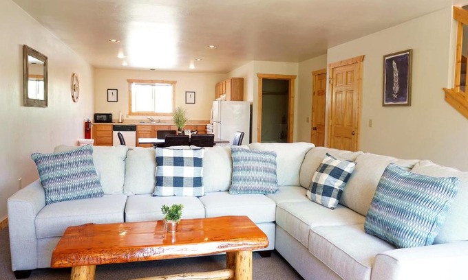West Yellowstone Apartment | The Aspen Condos