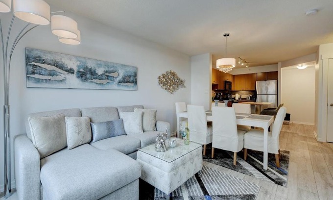 Downtown Victoria Apartment | The Astoria Flair