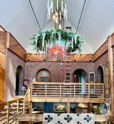 Perryville Hotel | The Atrium - A Boutique Hotel - Suite 18