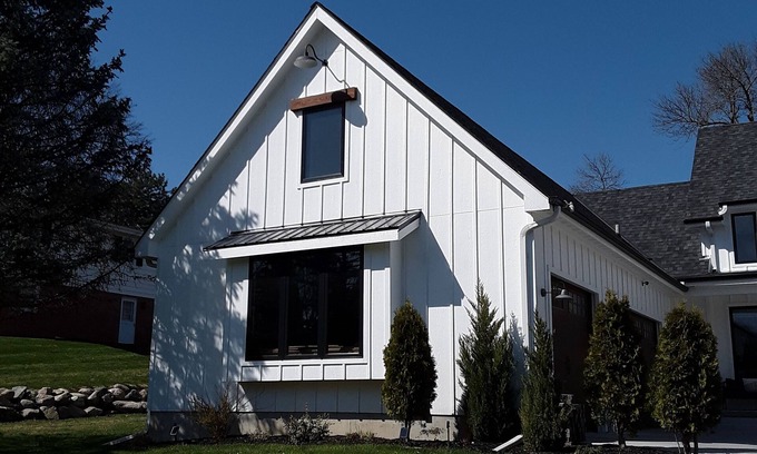 Omaha House | The "ATTIC" at Westchester 1 bed apartment
