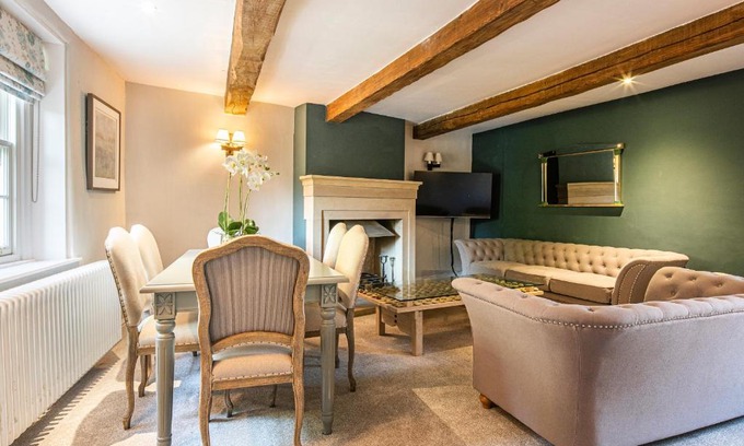 Bakewell House | The Aubrey