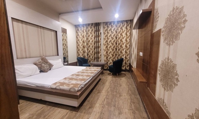 Rohtak Hotel | The Aura Grand