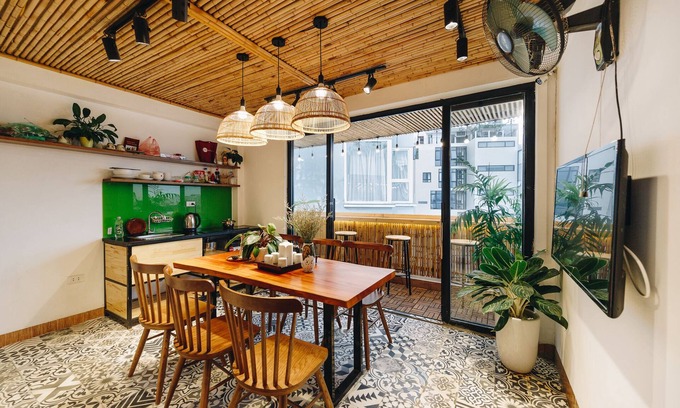 Truc Bach Hostel | The Autumn Homestay-Green Room- cozy, central in Ha noi, 50m to the West lake