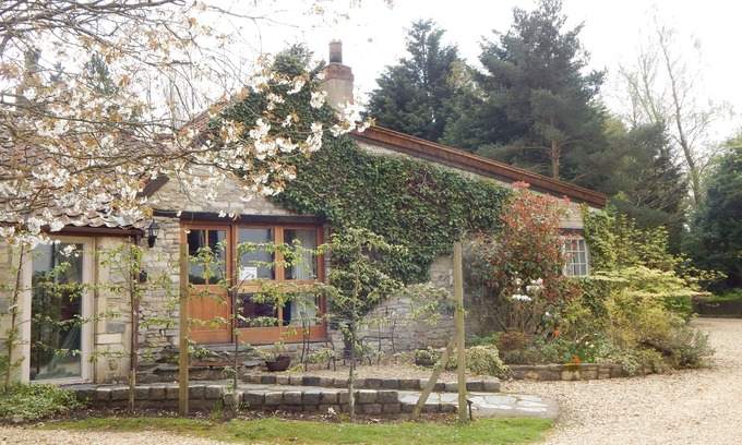 Hinton Cottage | The Aylesbury Cottage - Part of the Hinton Grange Collection