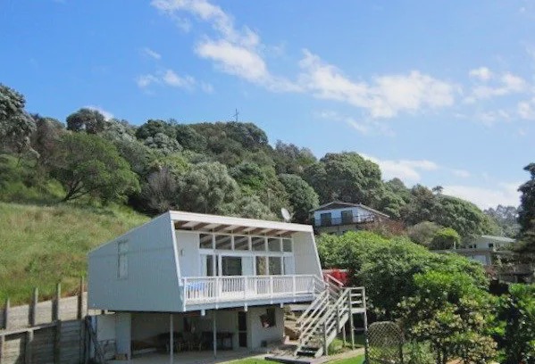 Waiotahi House | The Bach - Ohiwa Beach Bach