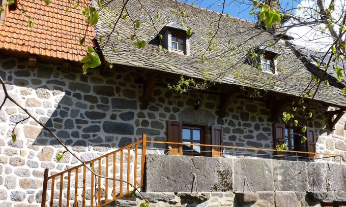 Mandailles-Saint-Julien House | The Balcon des Puys - Character cottage *** in the Puy Mary Grand Site