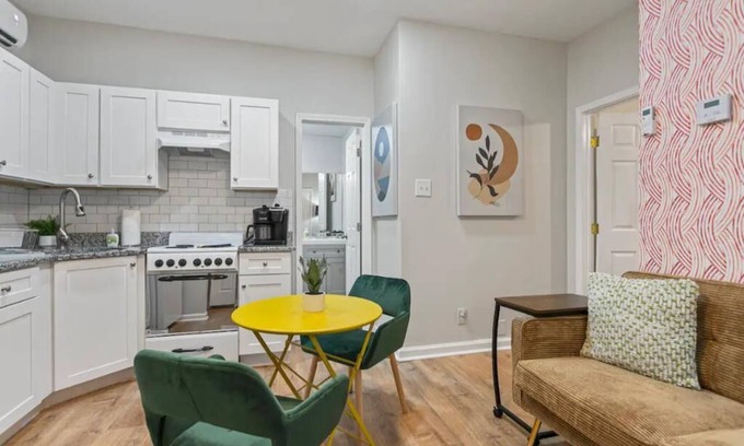 Atlanta Apartment | The Barbie Unit 3 - 1BR/1 BA Monthly stays in Heart of Atlanta!