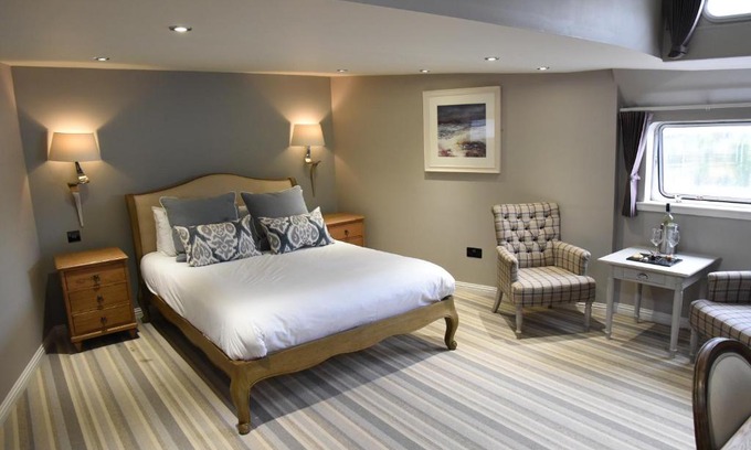 Tarbert Boat Rental | The Barge Tarbert