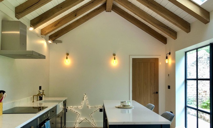 Knaresborough House | The Barn at Bradstone House (WiFi and Smart TV)