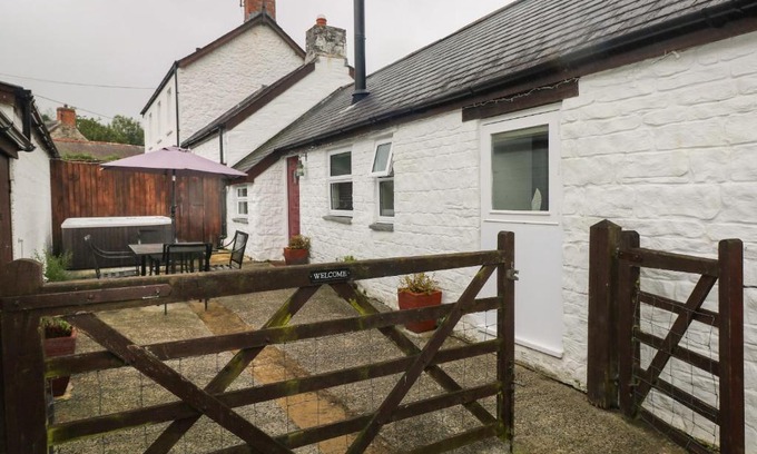 Narberth House | The Barn at Waunlippa