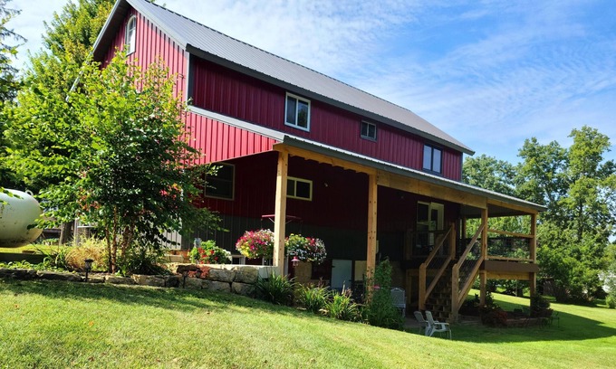 Spillville House | The Barn House Lodge