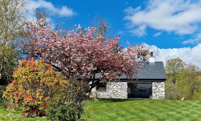 Torcastle Cottage | The Barn in Banavie near Fort William