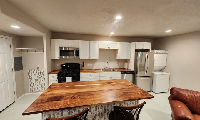Washington House | The Barn, located in historic downtown Washington City (a Bedroom Community of St