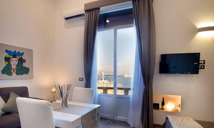 Messina Apartment | THE BARN ON THE STRAIT STUDIO APARTMENT SEA VIEW COD. CIR 19083048C209961