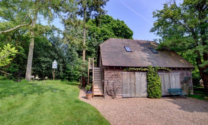 Abbess Roding House | The Barn Studio - One Bedroom House, Sleeps 2