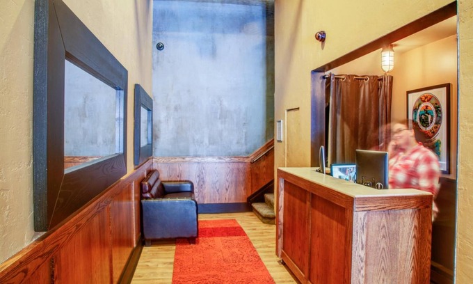 Union Square Hotel | The Bartlett Hotel and Guesthouse