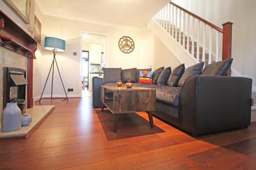 Chester House | The Barwoods - Modern Spacious Home in Chester - Parking