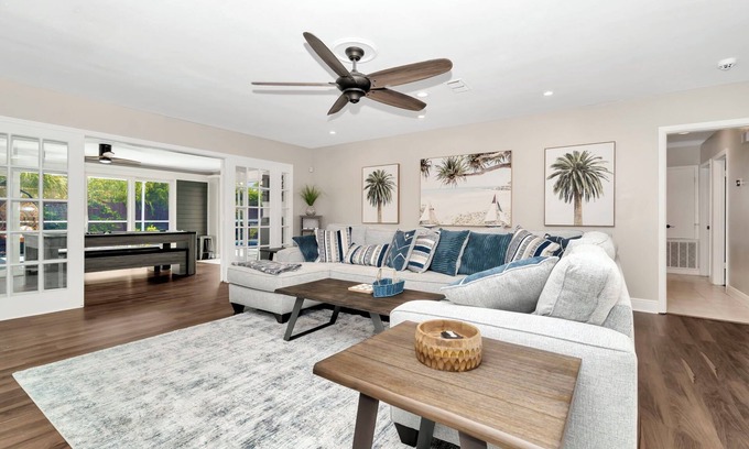 Bay Crest Park House | The Bay Beach House: Boat/Jetskis