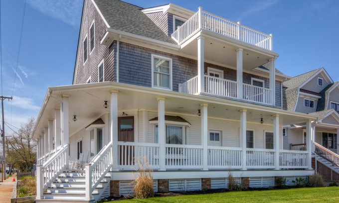 Avon House | The Bay Head House for Holidays, Reunions, Intimate Weddings 9 BR/6 BA!