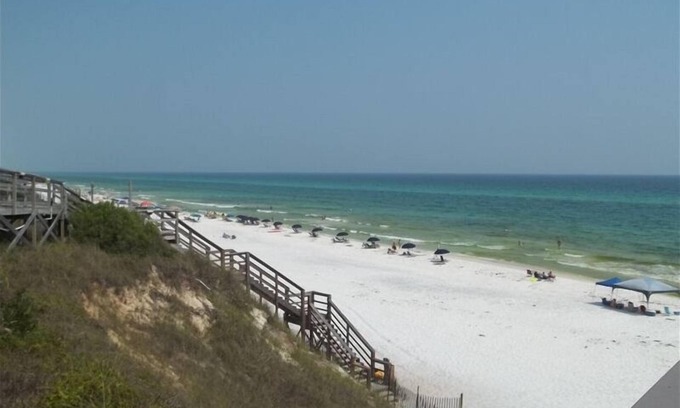 Seacrest House | The Beach and Almost Every Pleasure Within Easy Reach