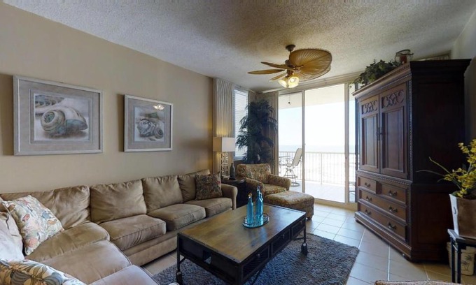 Fort Morgan House | The Beach Club Avalon 1102