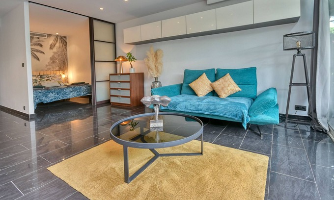Saint-Laurent-du-Var Apartment | The Beach Dream