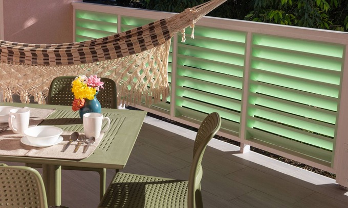 Runaway Bay Apartment | The beach, golf, everything close to our breezy, quiet, comfortable apartments.