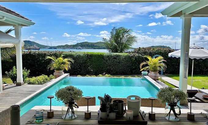 Falmouth Harbour Villa | The Beach House a Luxury Beachfront 3-bedroom villa in lovely Falmouth Harbour
