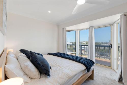 Goolwa Beach House | The Beach House 64 Neighbour Ave Goolwa Beach - No Linen Included