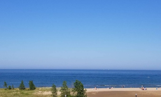Racine House | The Beach House at Michigan Blvd.