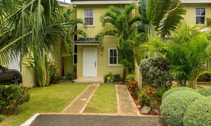 Caribbean Estates House | The Beach House II Bedroom with