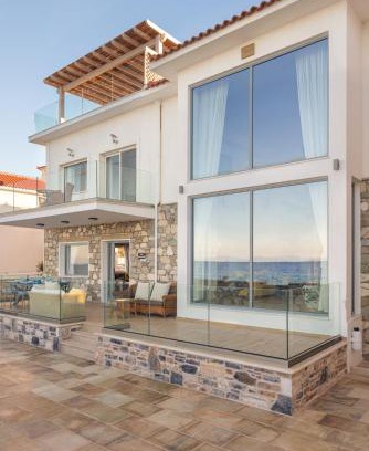 Agios Konstantinos Villa | The Beach House - Mansion with Swimming Pool