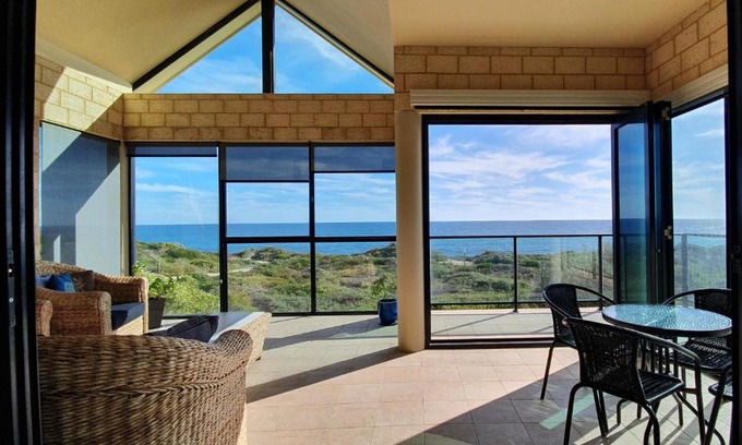 Wannanup House | The Beach House - Port Bouvard