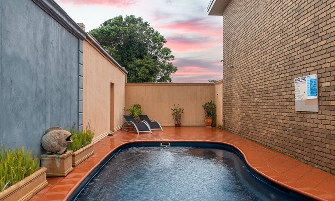Portarlington Apartment | The Beachy Unit - Bright and fresh interior, with pool and close proximity to town.