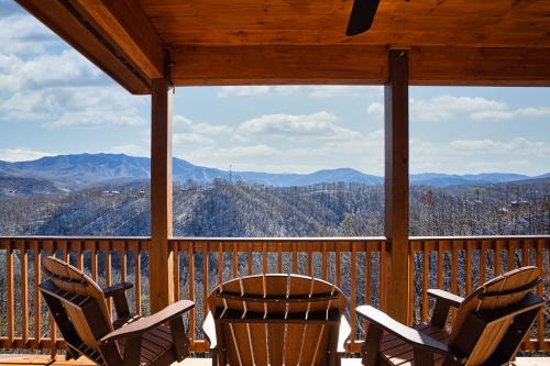 Chalet Village North House | The Bear and Trout by Stony Brook Cabins