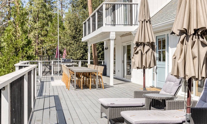 Bass Lake House | The Bear Claw | W/Boat Slip