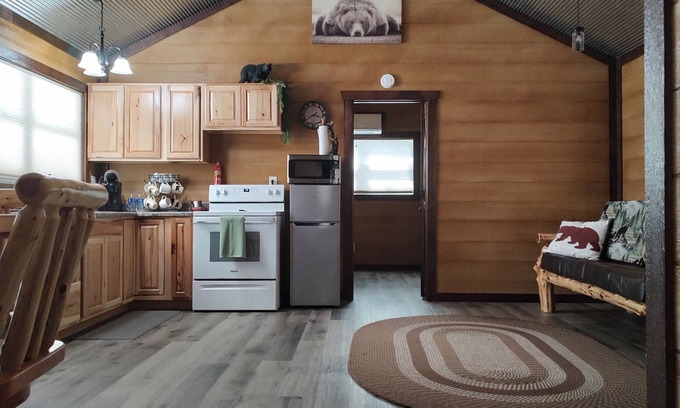 Peebles Cabin | The Bear Den (Secluded in Amish Country and peaceful)