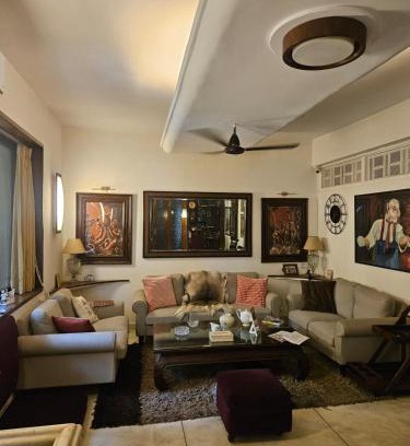 Pali Hill Apartment | The BeautIFUl BollyWooD HOME 2BHK in Bandra