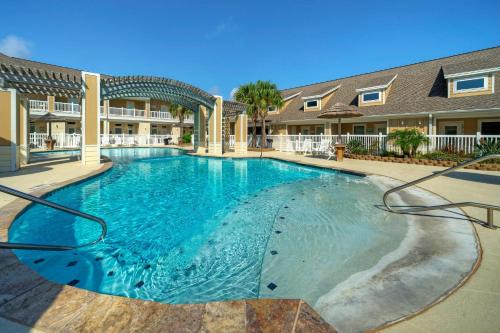 Corpus Christi House | The Beautiful Place by AvantStay Mins to Beach Family-Friendly Pool